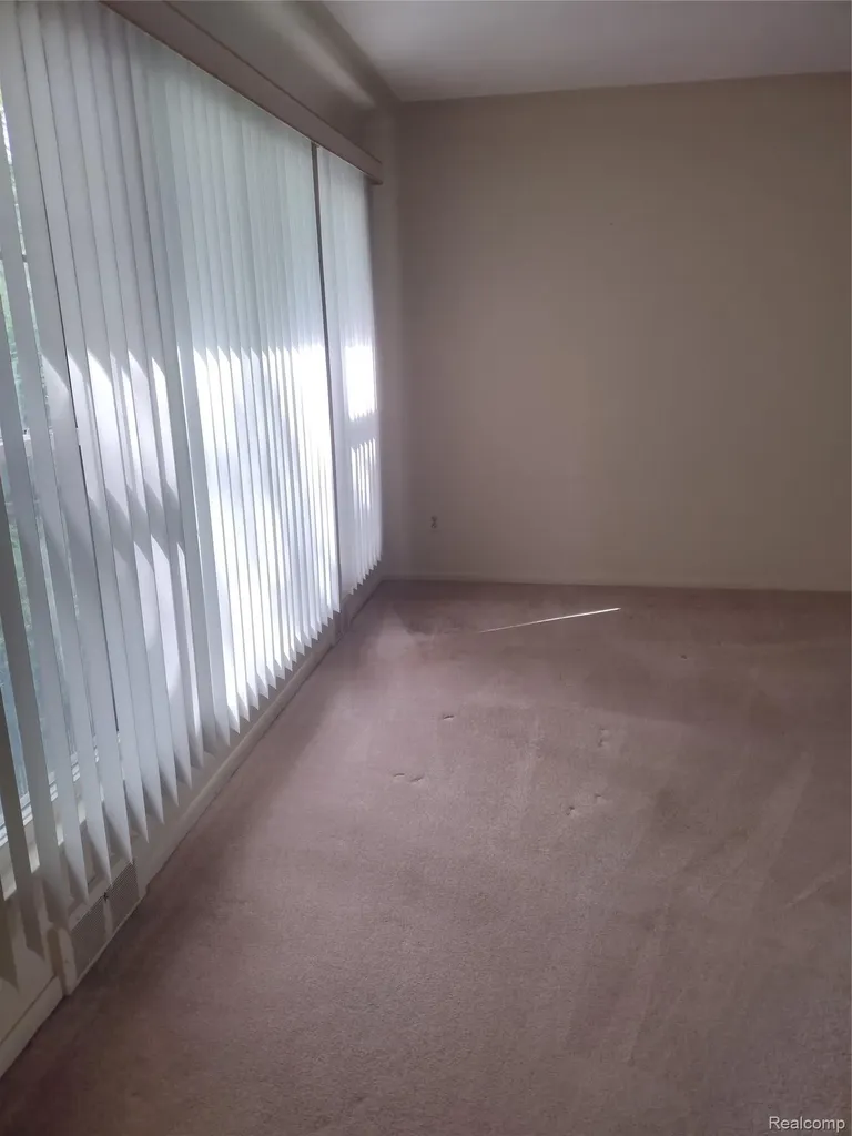 3209 Lakeside Drive Shelby Charter Township MI 48316