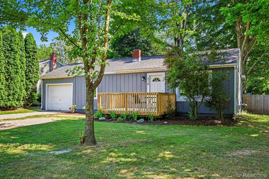 316 Oak Street Webberville Village MI 48892