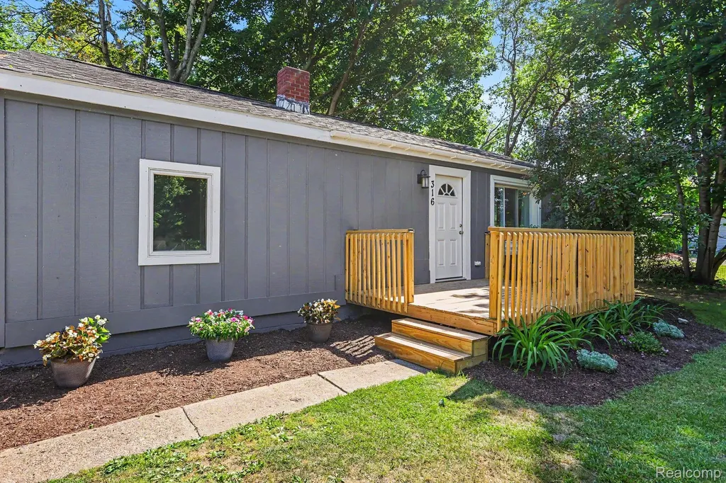 316 Oak Street Webberville Village MI 48892