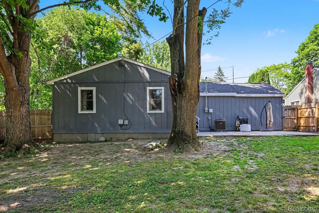316 Oak Street Webberville Village MI 48892