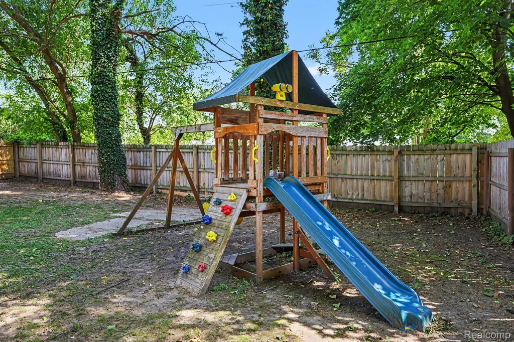 316 Oak Street Webberville Village MI 48892