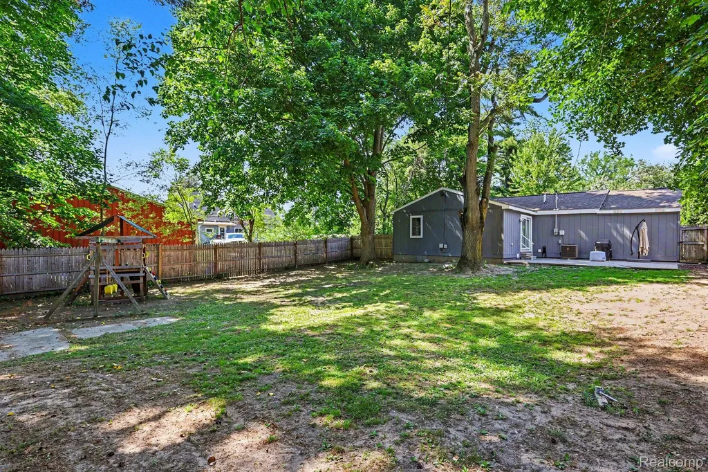 316 Oak Street Webberville Village MI 48892