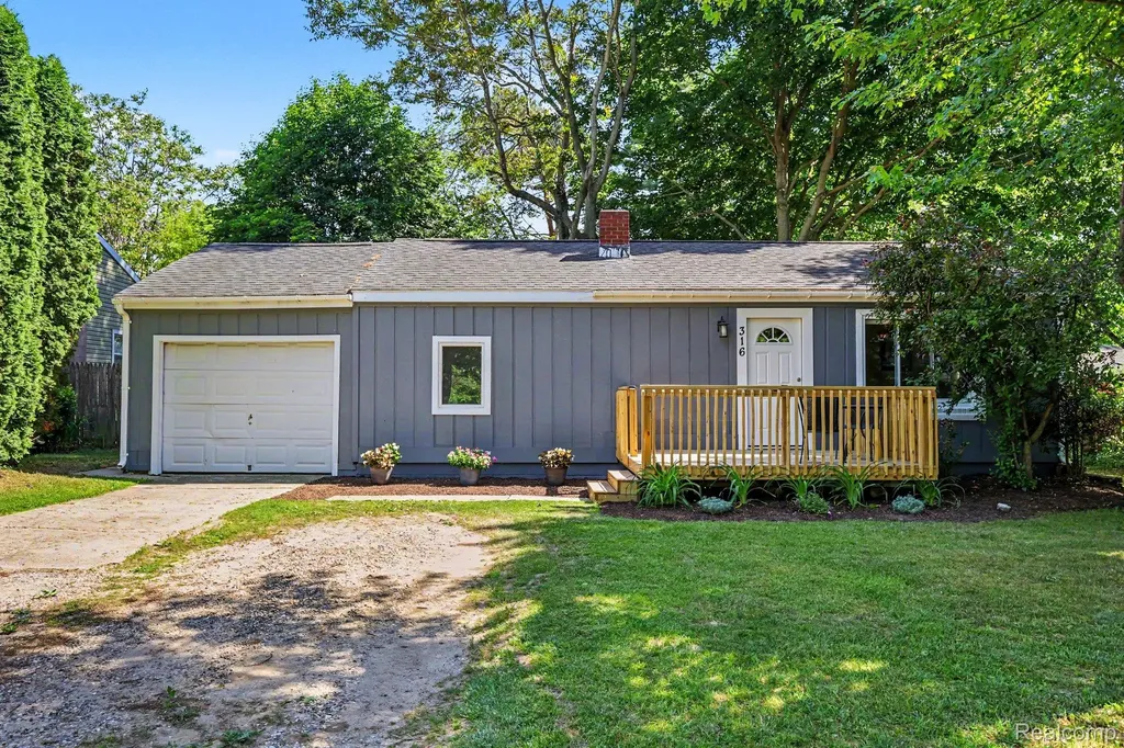 316 Oak Street Webberville Village MI 48892
