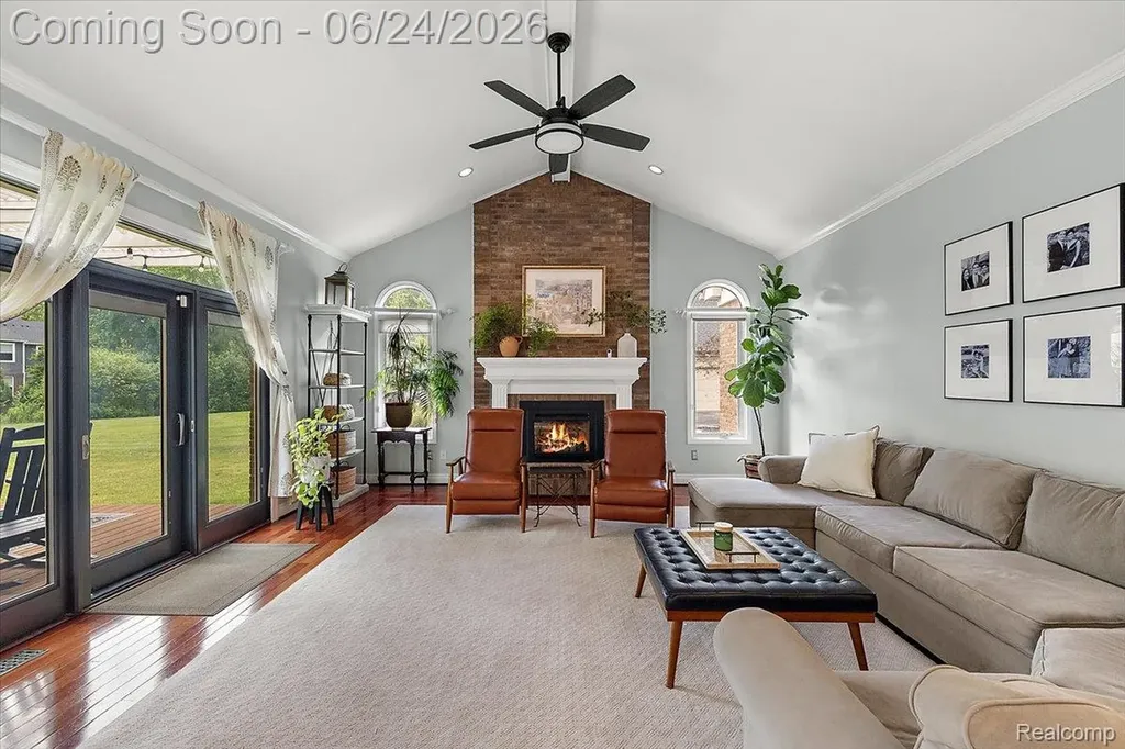 40067 Woodside Drive S Northville Township MI 48168