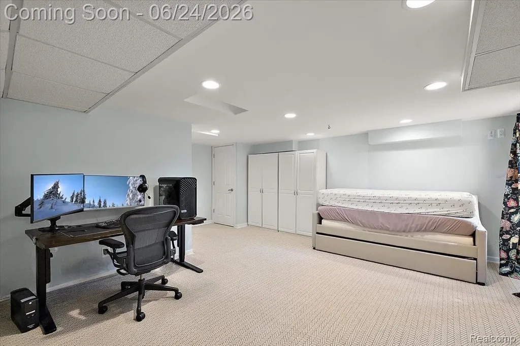 40067 Woodside Drive S Northville Township MI 48168