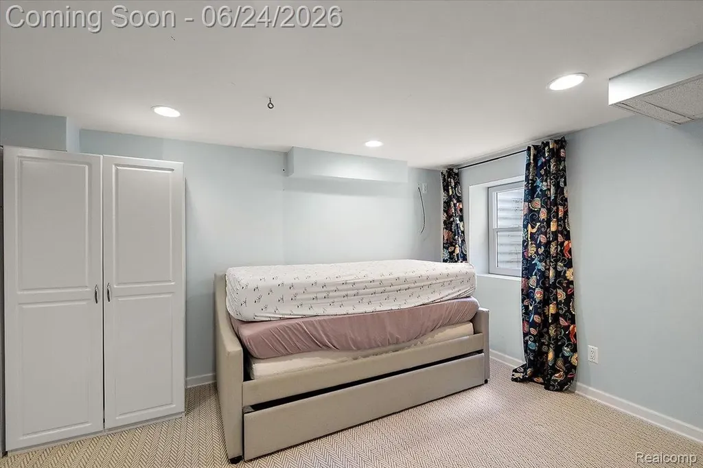 40067 Woodside Drive S Northville Township MI 48168