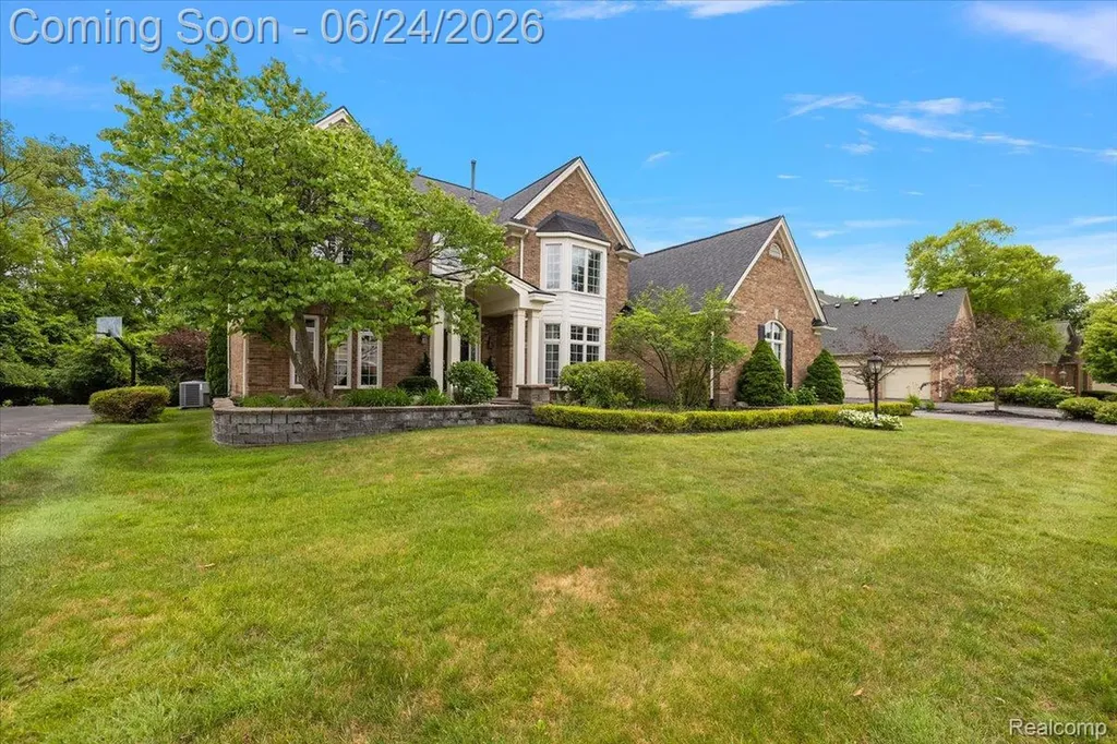 40067 Woodside Drive S Northville Township MI 48168