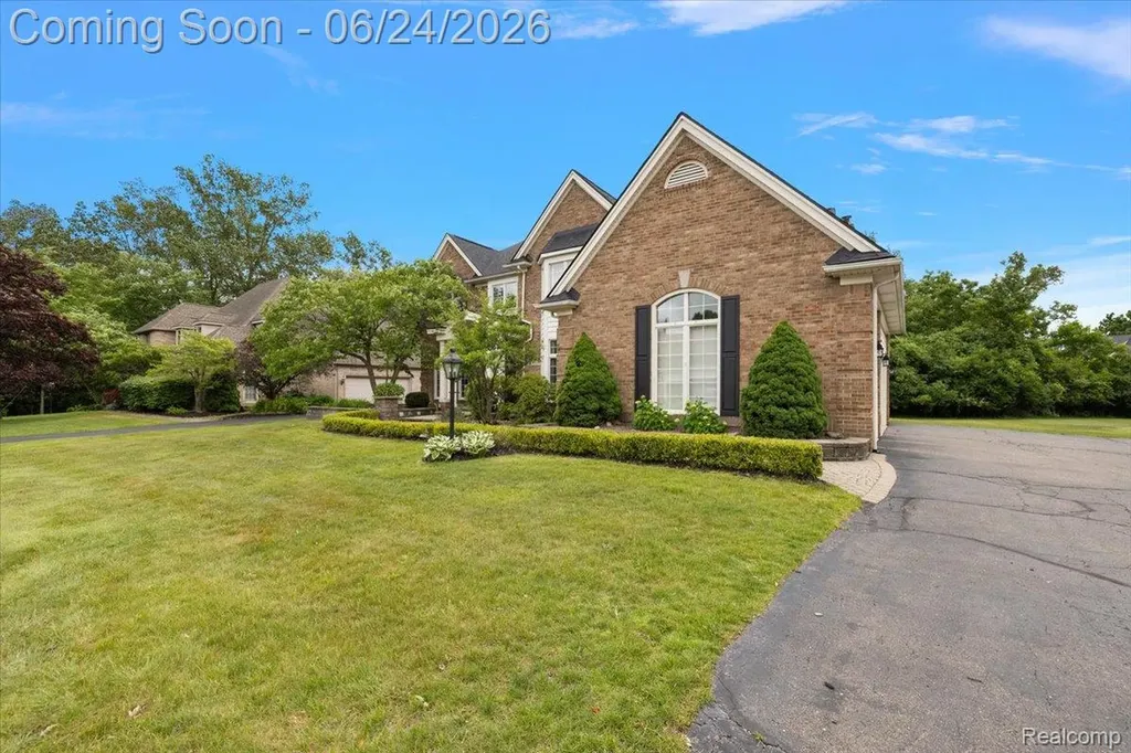 40067 Woodside Drive S Northville Township MI 48168