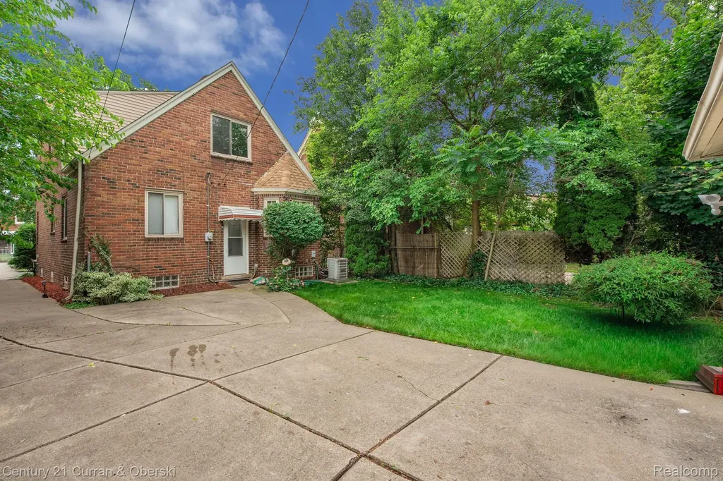 7841 Bingham Street Dearborn City MI 48126