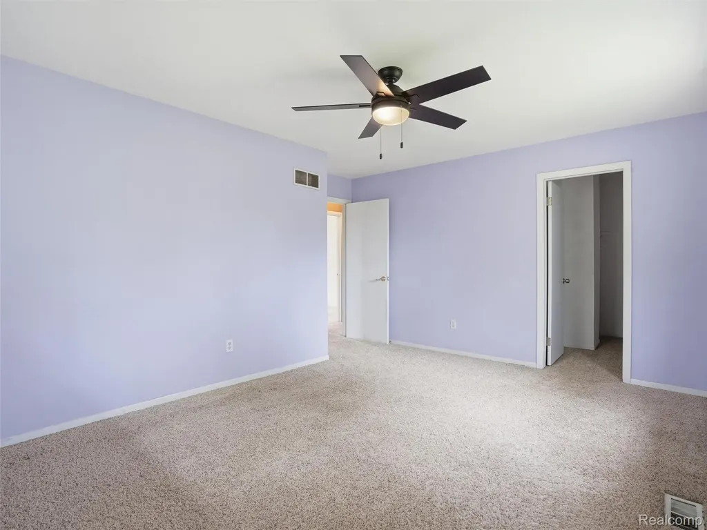 2439 N Long Lake Road Fenton Charter Township MI 48430