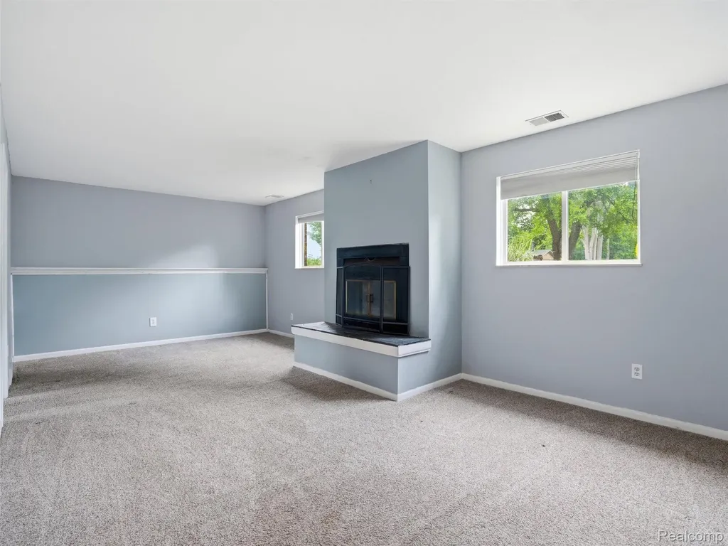 2439 N Long Lake Road Fenton Charter Township MI 48430