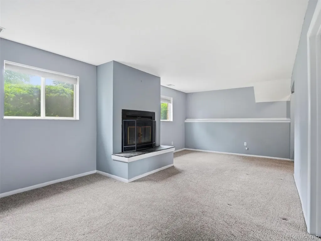 2439 N Long Lake Road Fenton Charter Township MI 48430
