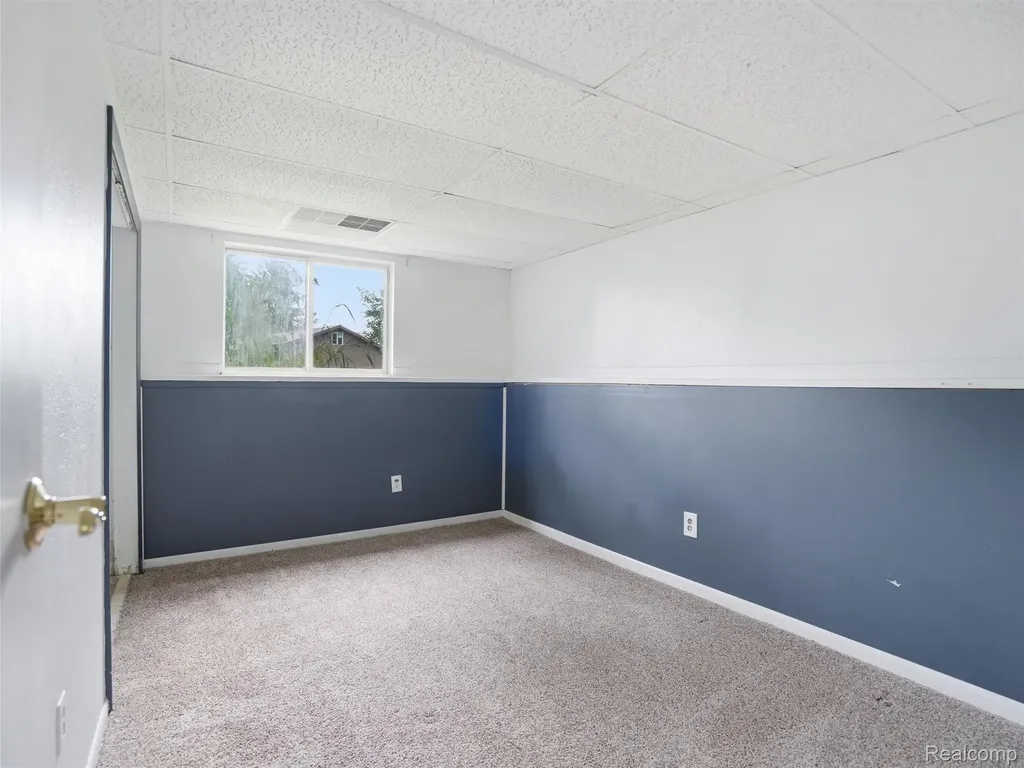 2439 N Long Lake Road Fenton Charter Township MI 48430