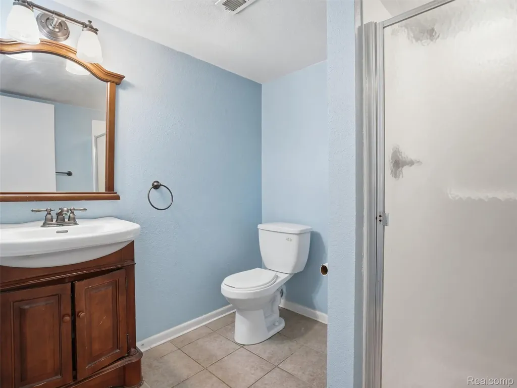 2439 N Long Lake Road Fenton Charter Township MI 48430