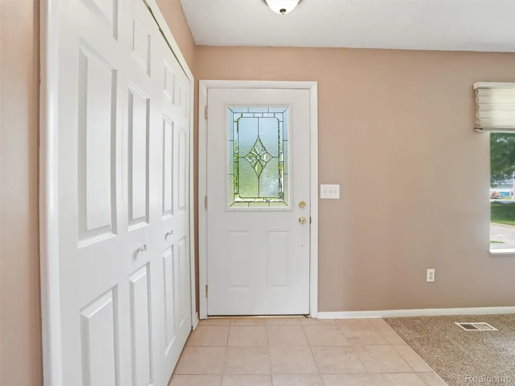 2439 N Long Lake Road Fenton Charter Township MI 48430
