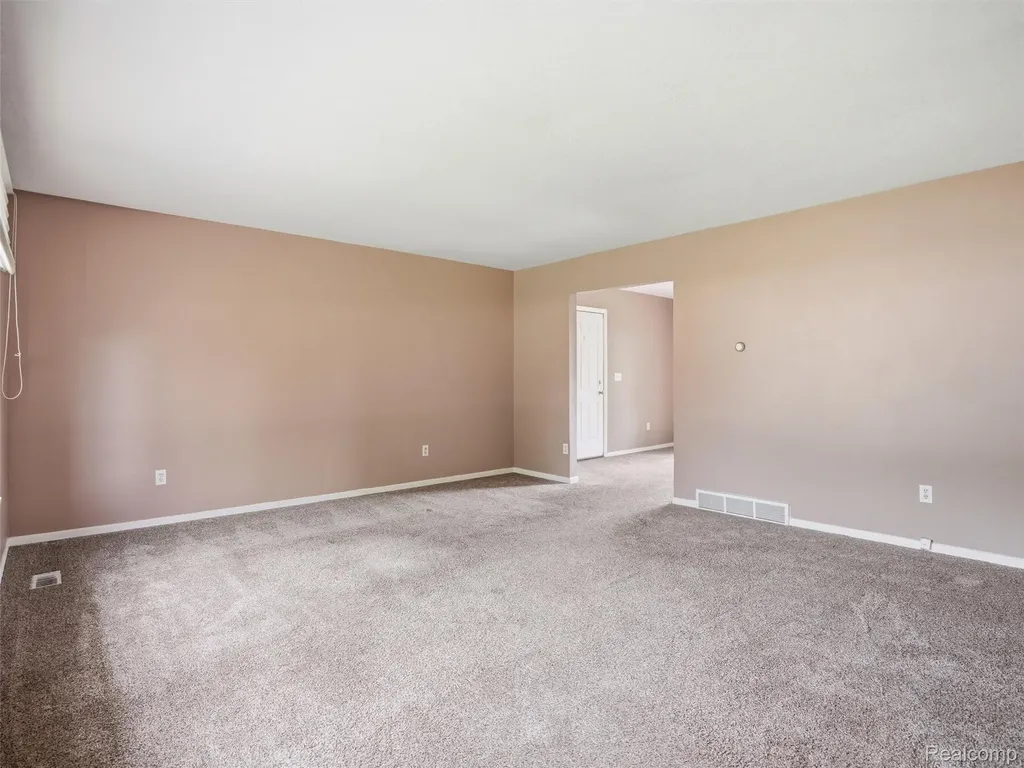 2439 N Long Lake Road Fenton Charter Township MI 48430