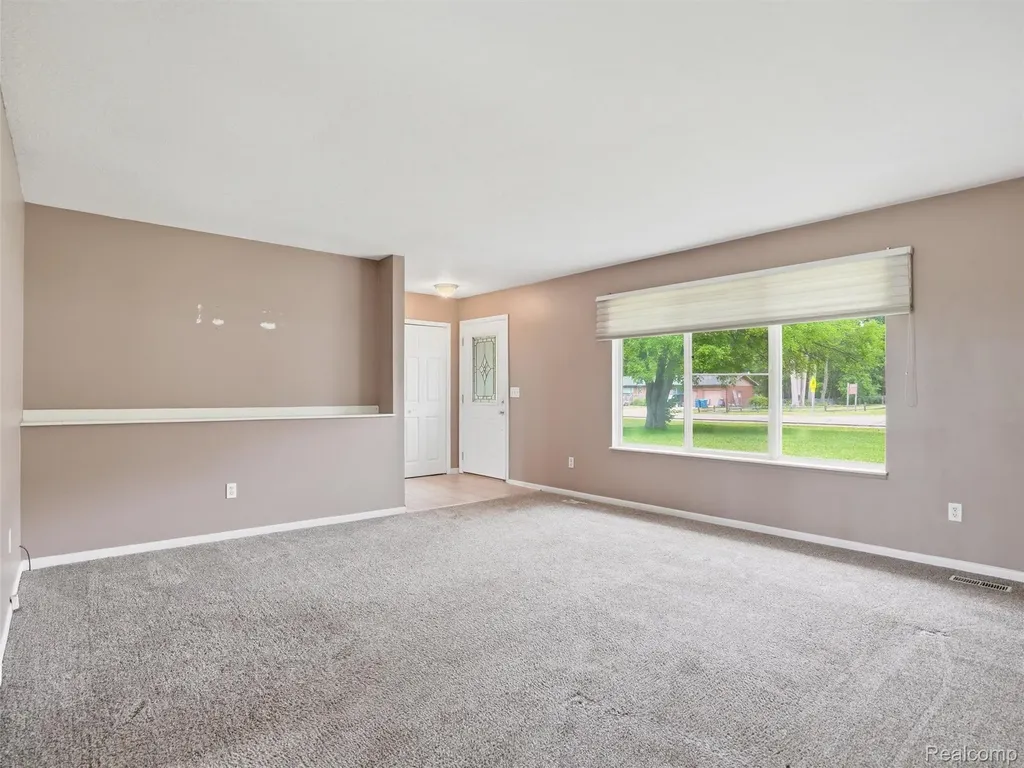 2439 N Long Lake Road Fenton Charter Township MI 48430