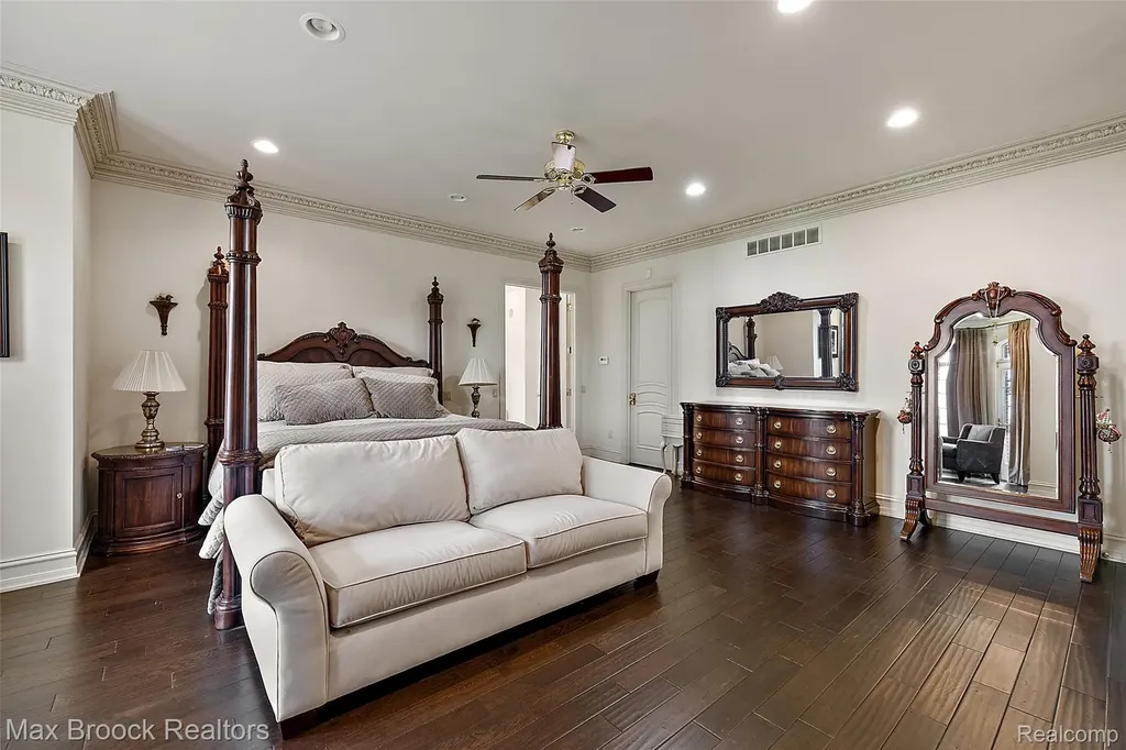 7428 Foxburg Court Independence Charter Township MI 48348