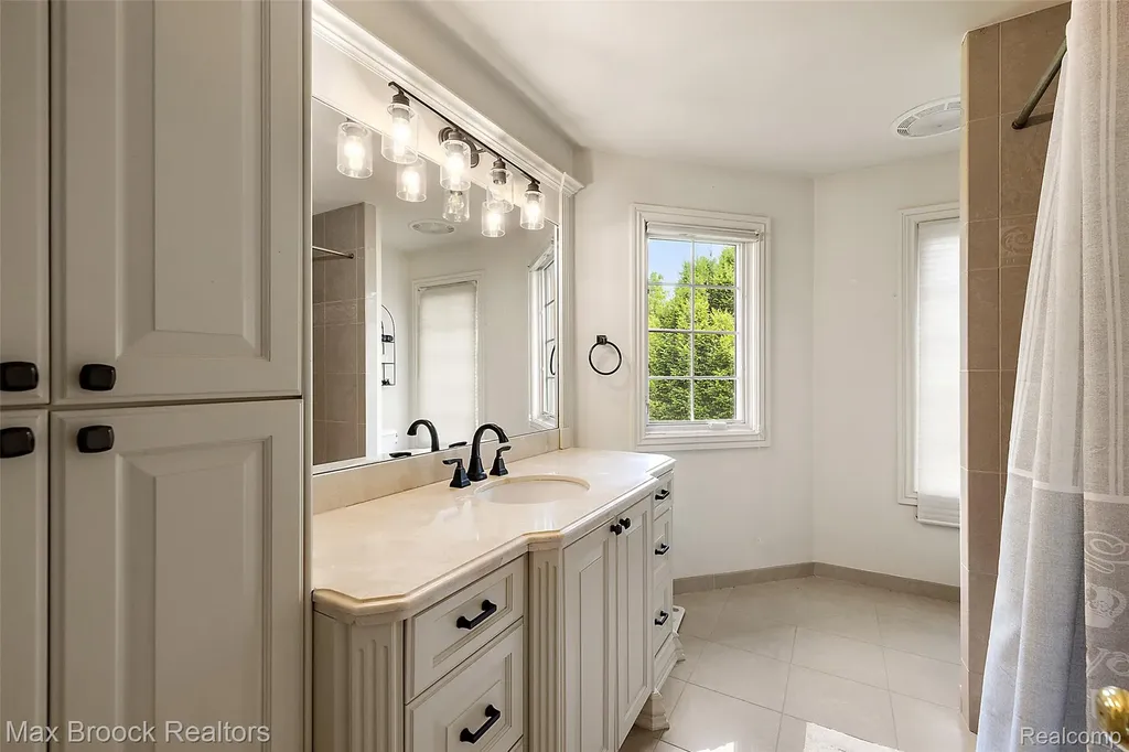 7428 Foxburg Court Independence Charter Township MI 48348