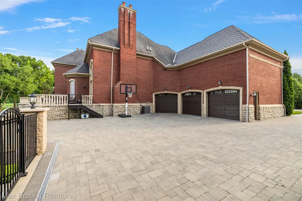 7428 Foxburg Court Independence Charter Township MI 48348