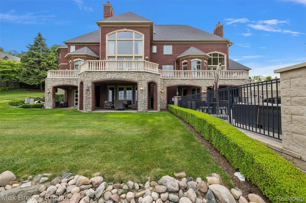 7428 Foxburg Court Independence Charter Township MI 48348