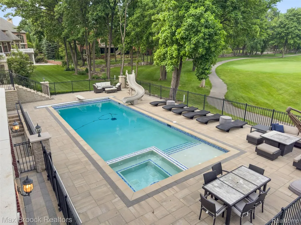 7428 Foxburg Court Independence Charter Township MI 48348