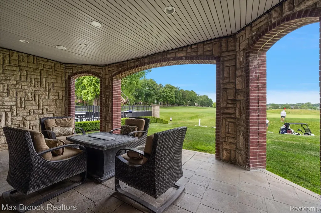 7428 Foxburg Court Independence Charter Township MI 48348
