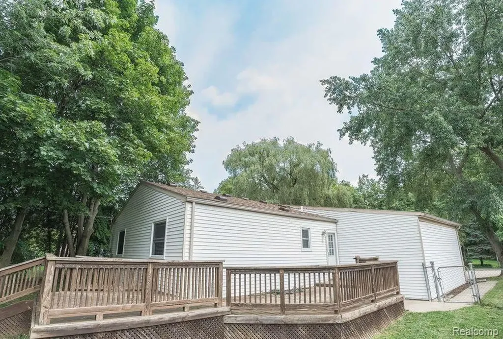 3452 Cone Avenue Rochester Hills City MI 48309
