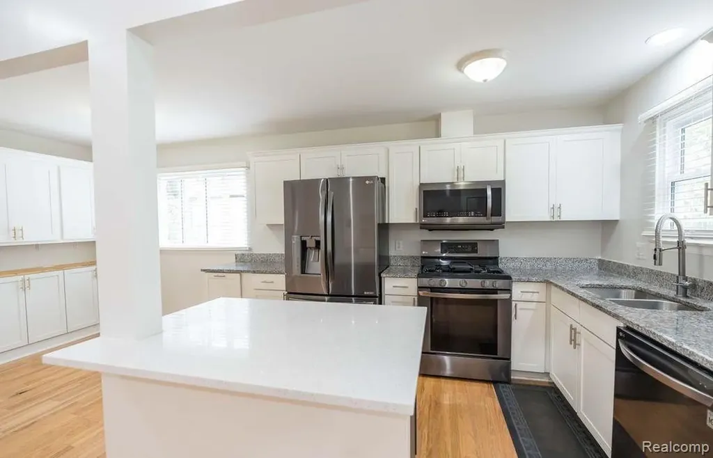3452 Cone Avenue Rochester Hills City MI 48309