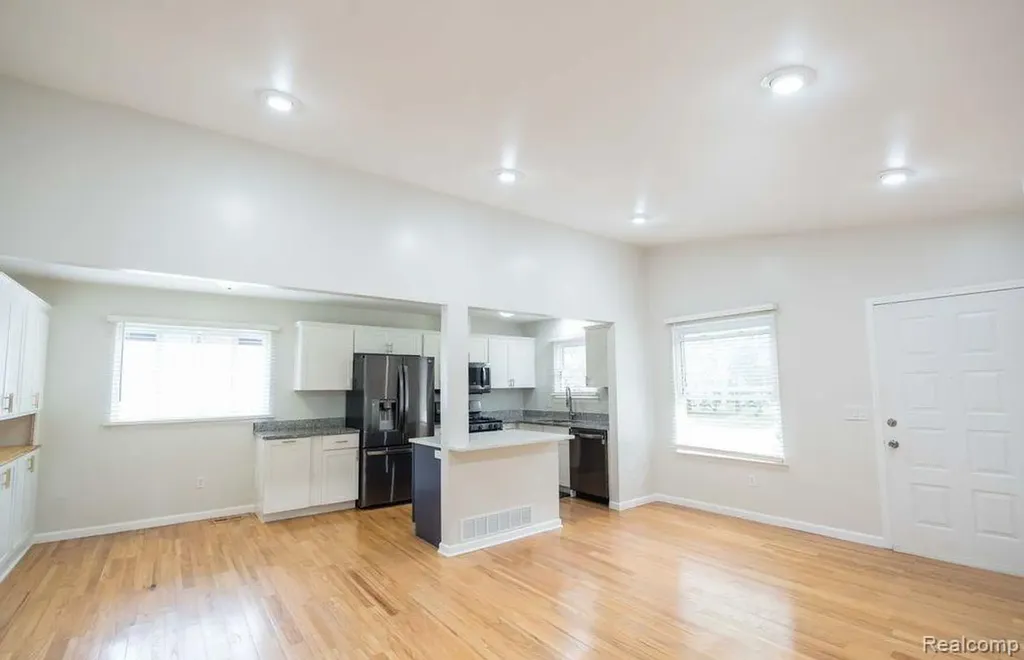 3452 Cone Avenue Rochester Hills City MI 48309
