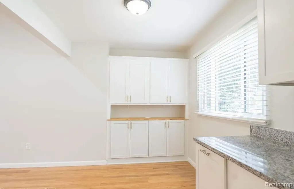 3452 Cone Avenue Rochester Hills City MI 48309