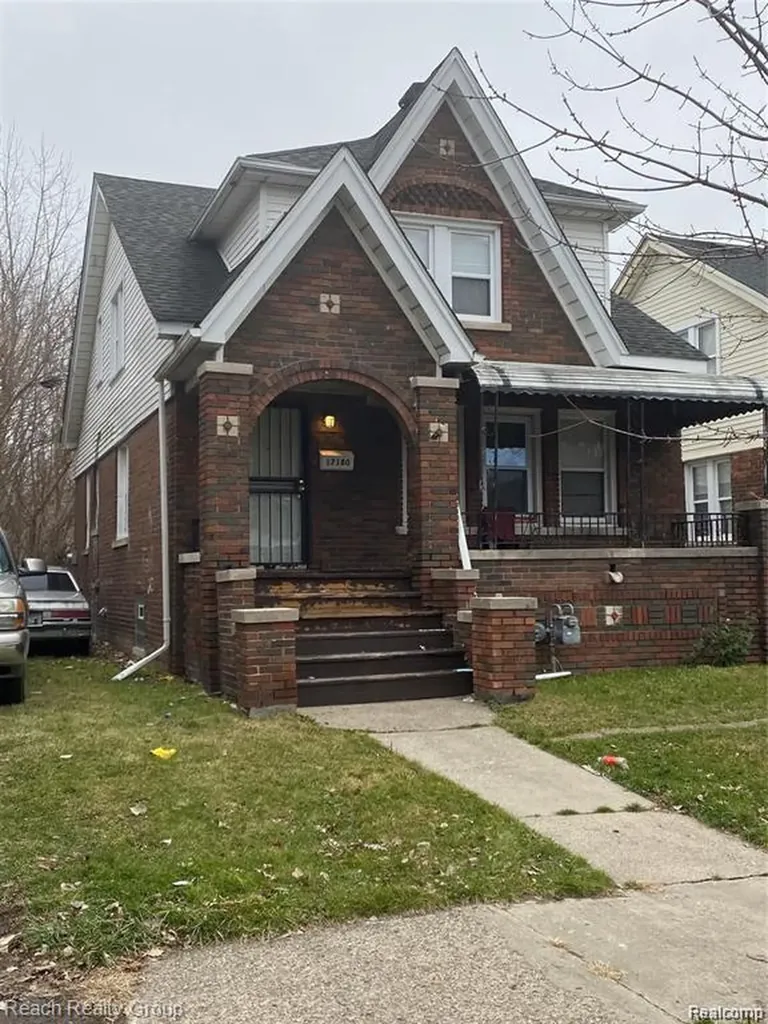 17180 Strausburg Detroit City MI 48205