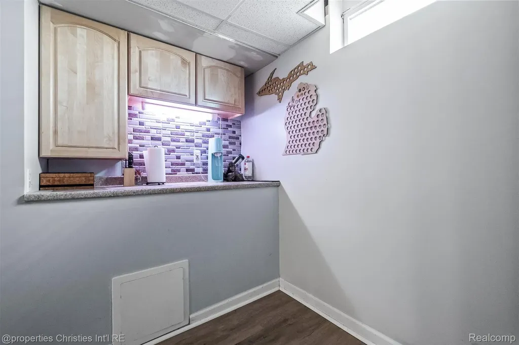 68 Highland Avenue Clawson City MI 48017