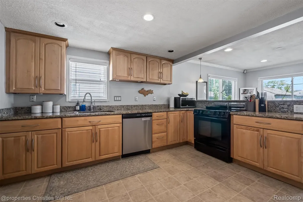 68 Highland Avenue Clawson City MI 48017