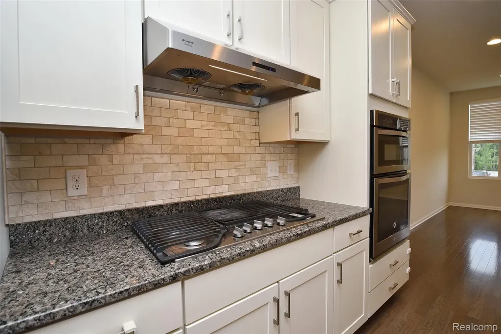 2888 Glenbar Circle Rochester Hills City MI 48307