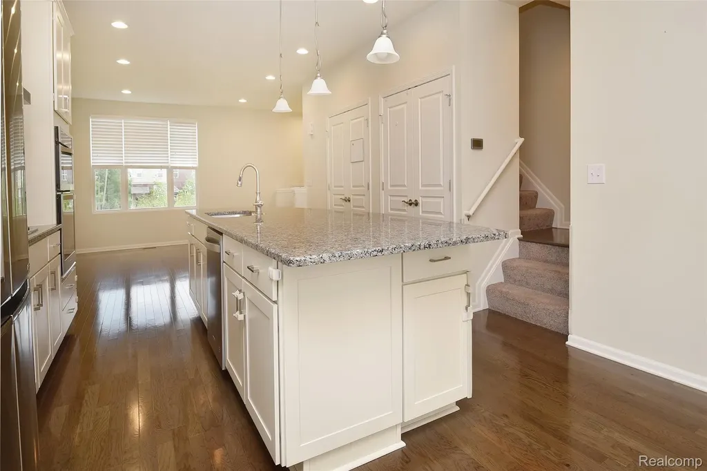 2888 Glenbar Circle Rochester Hills City MI 48307