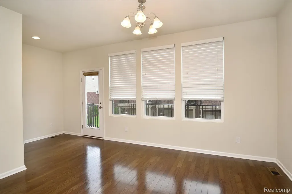 2888 Glenbar Circle Rochester Hills City MI 48307