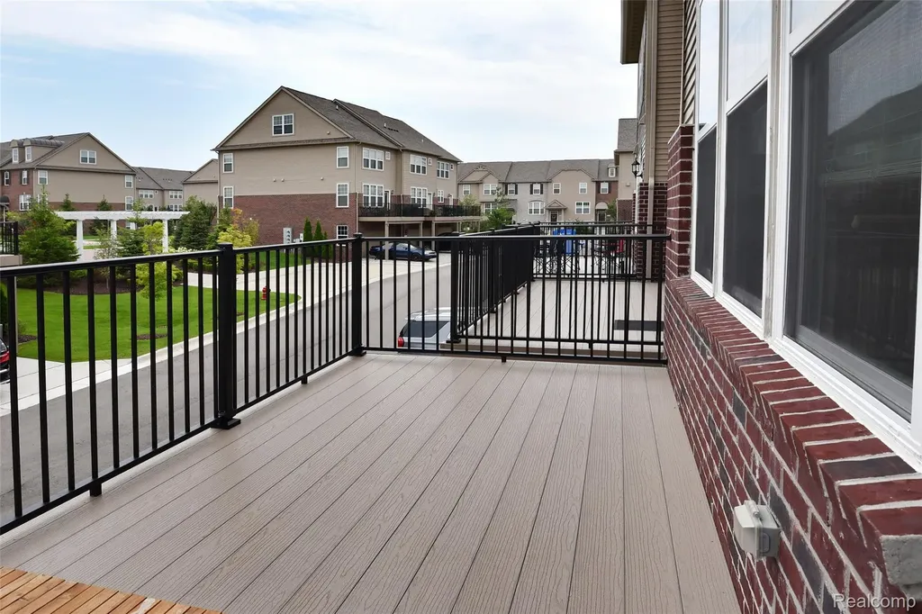 2888 Glenbar Circle Rochester Hills City MI 48307