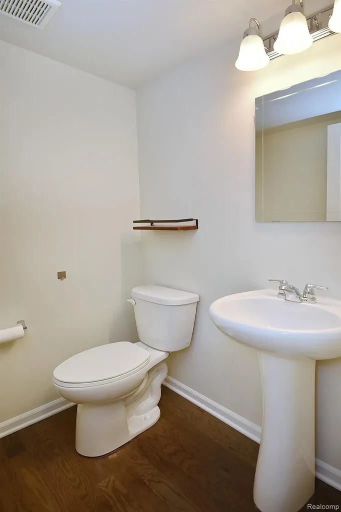 2888 Glenbar Circle Rochester Hills City MI 48307
