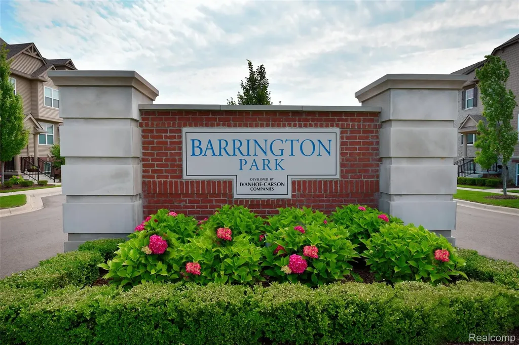 2888 Glenbar Circle Rochester Hills City MI 48307
