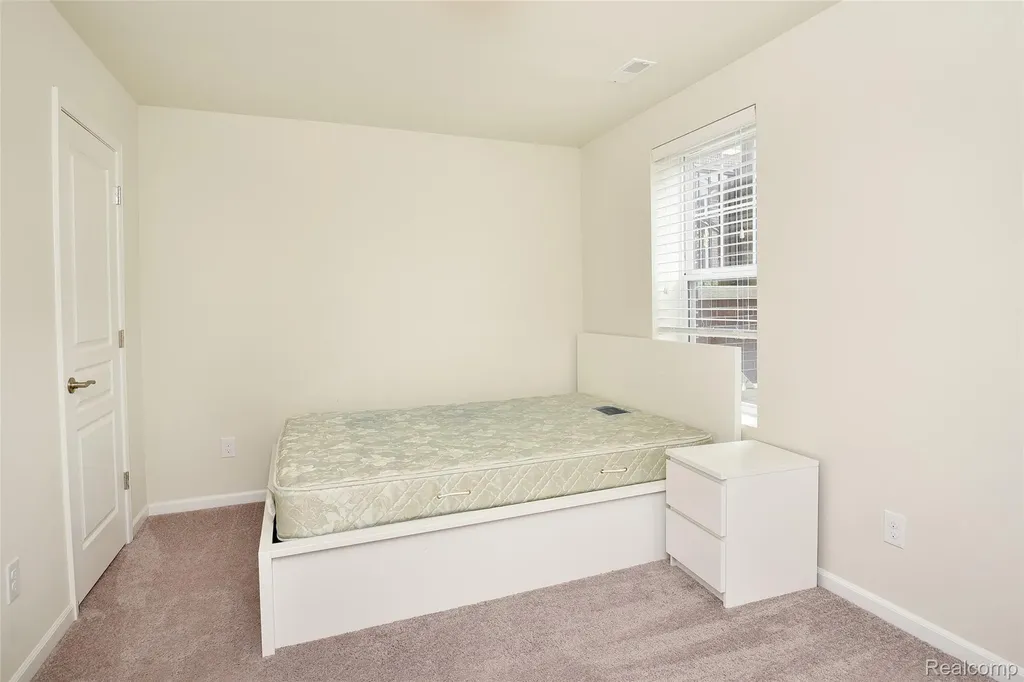 2888 Glenbar Circle Rochester Hills City MI 48307