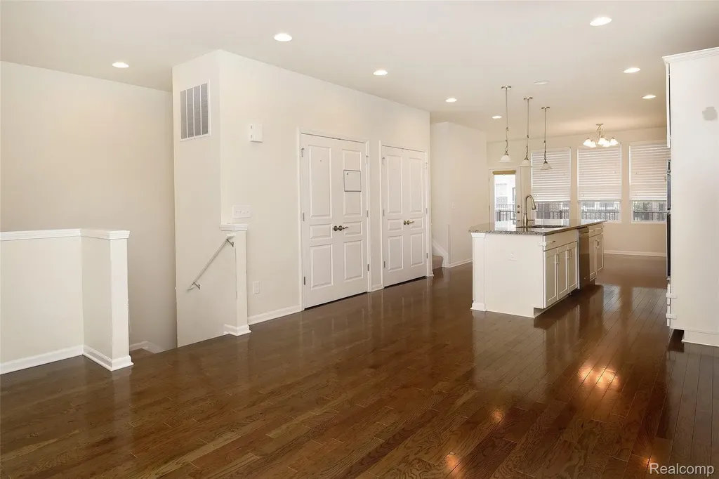 2888 Glenbar Circle Rochester Hills City MI 48307