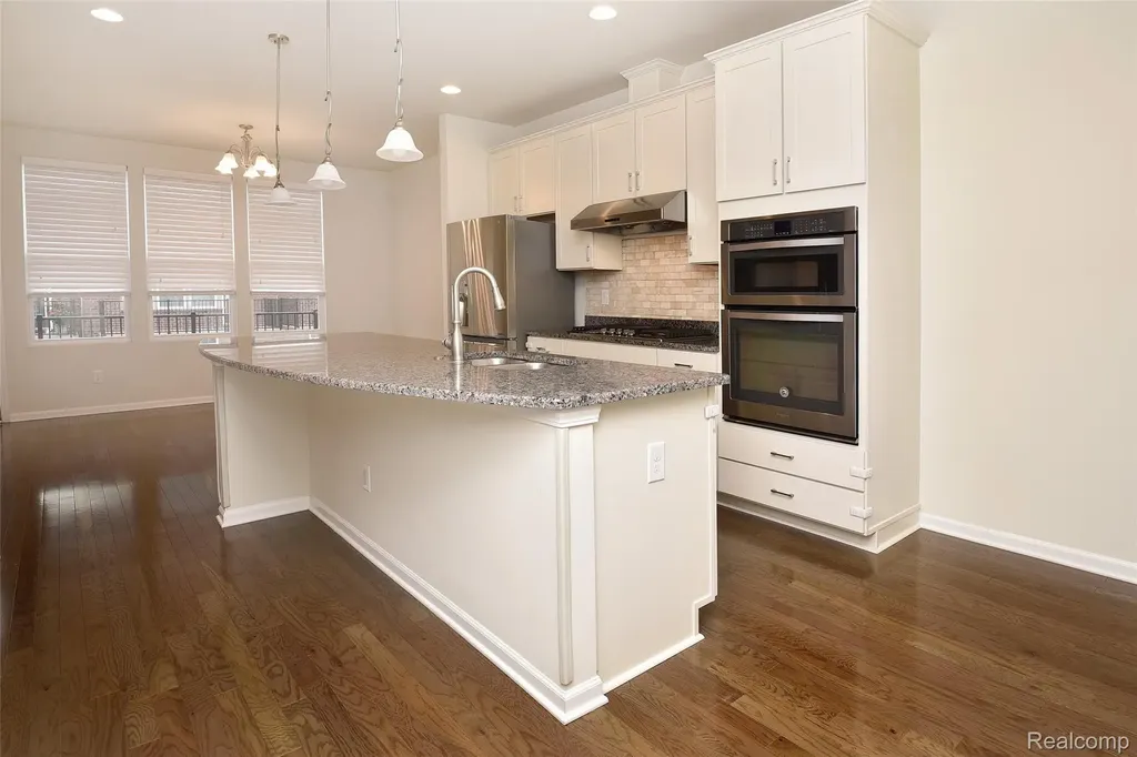 2888 Glenbar Circle Rochester Hills City MI 48307