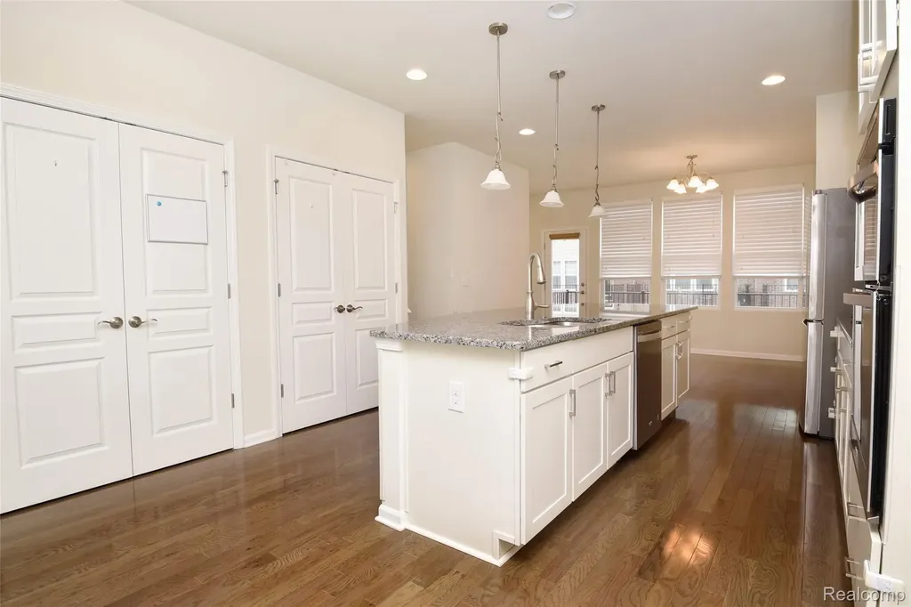 2888 Glenbar Circle Rochester Hills City MI 48307