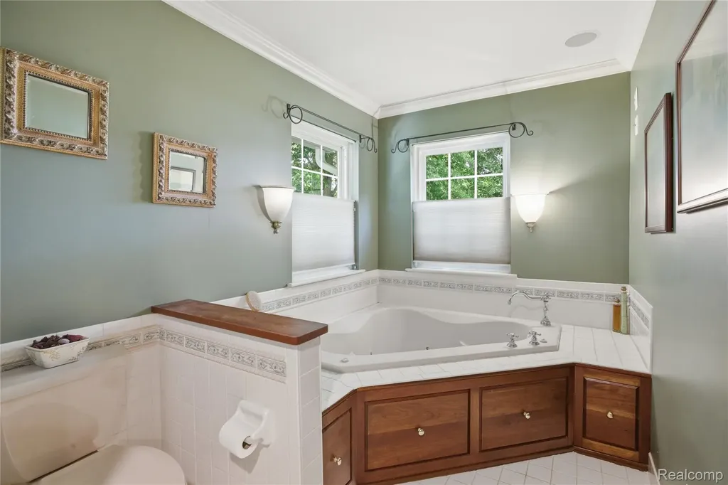 830 Hemingway Road Orion Charter Township MI 48362