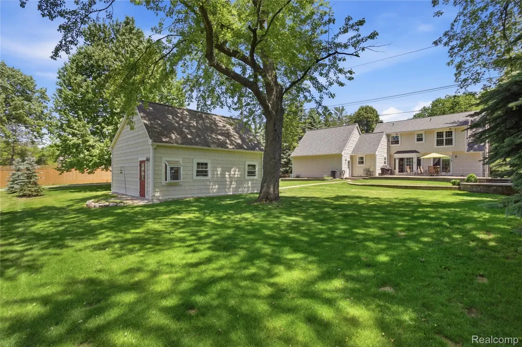 830 Hemingway Road Orion Charter Township MI 48362