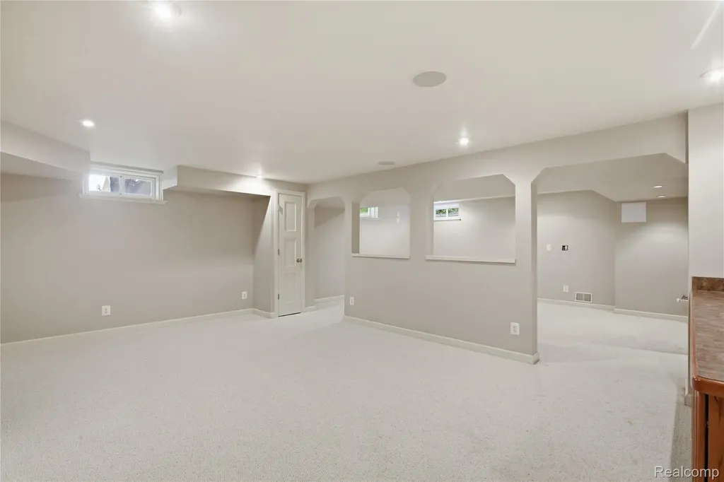 830 Hemingway Road Orion Charter Township MI 48362