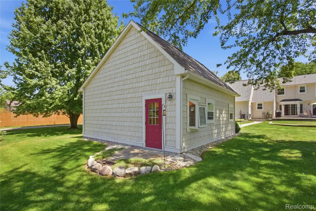 830 Hemingway Road Orion Charter Township MI 48362