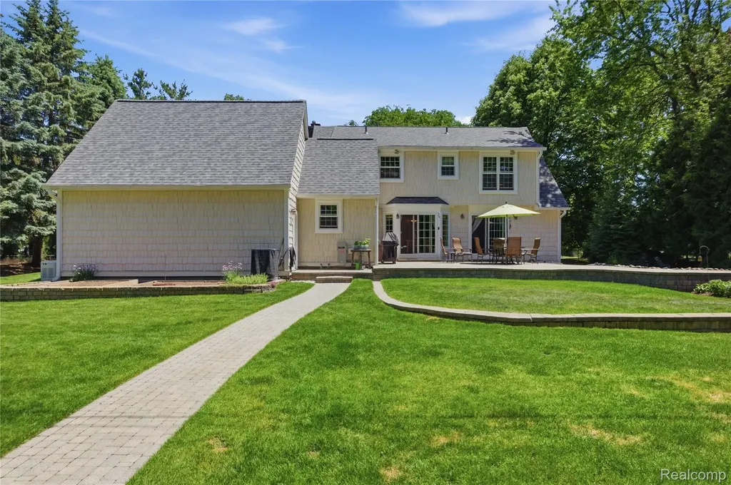 830 Hemingway Road Orion Charter Township MI 48362
