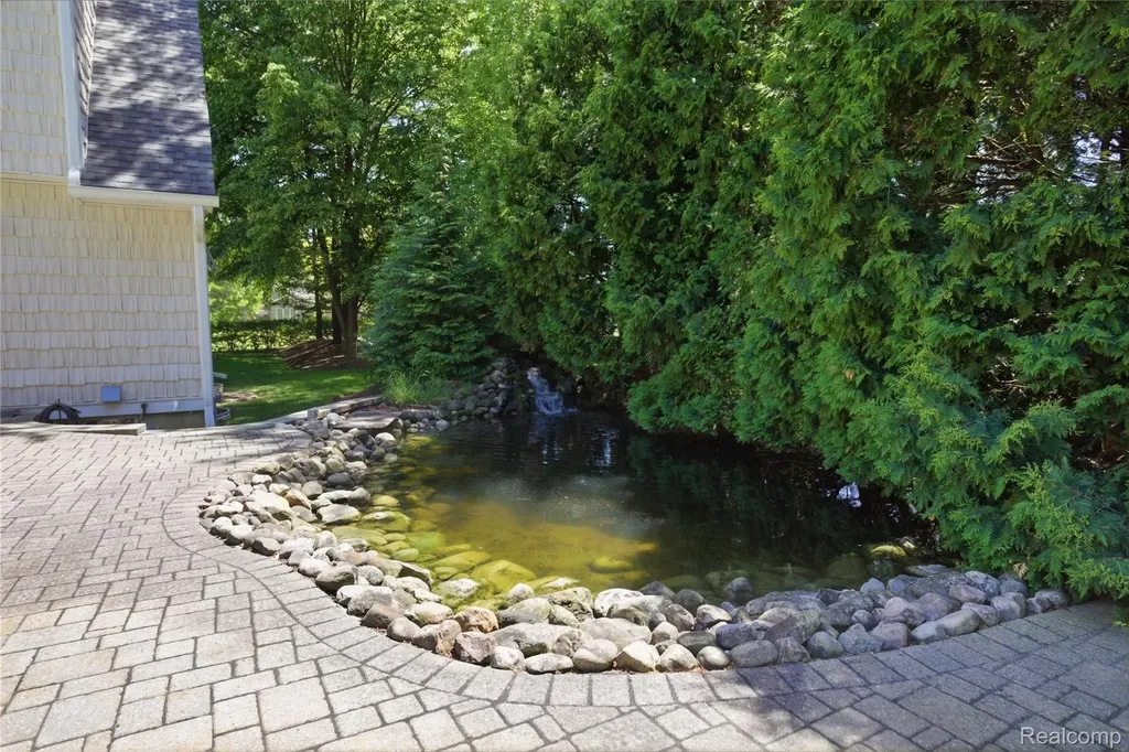 830 Hemingway Road Orion Charter Township MI 48362